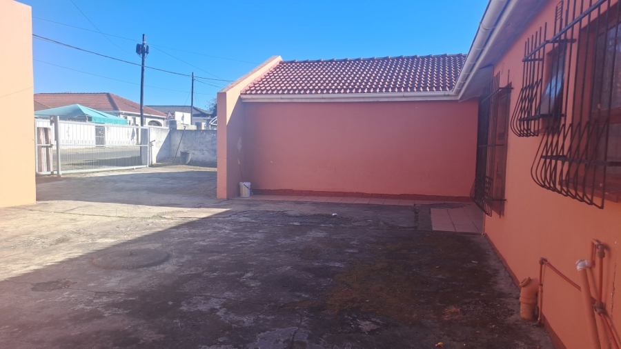 4 Bedroom Property for Sale in Mdantsane Nu 17 Eastern Cape